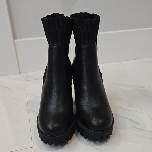 BAMBOO Black Chunky Heel Ankle Boots - Picture 2 of 4